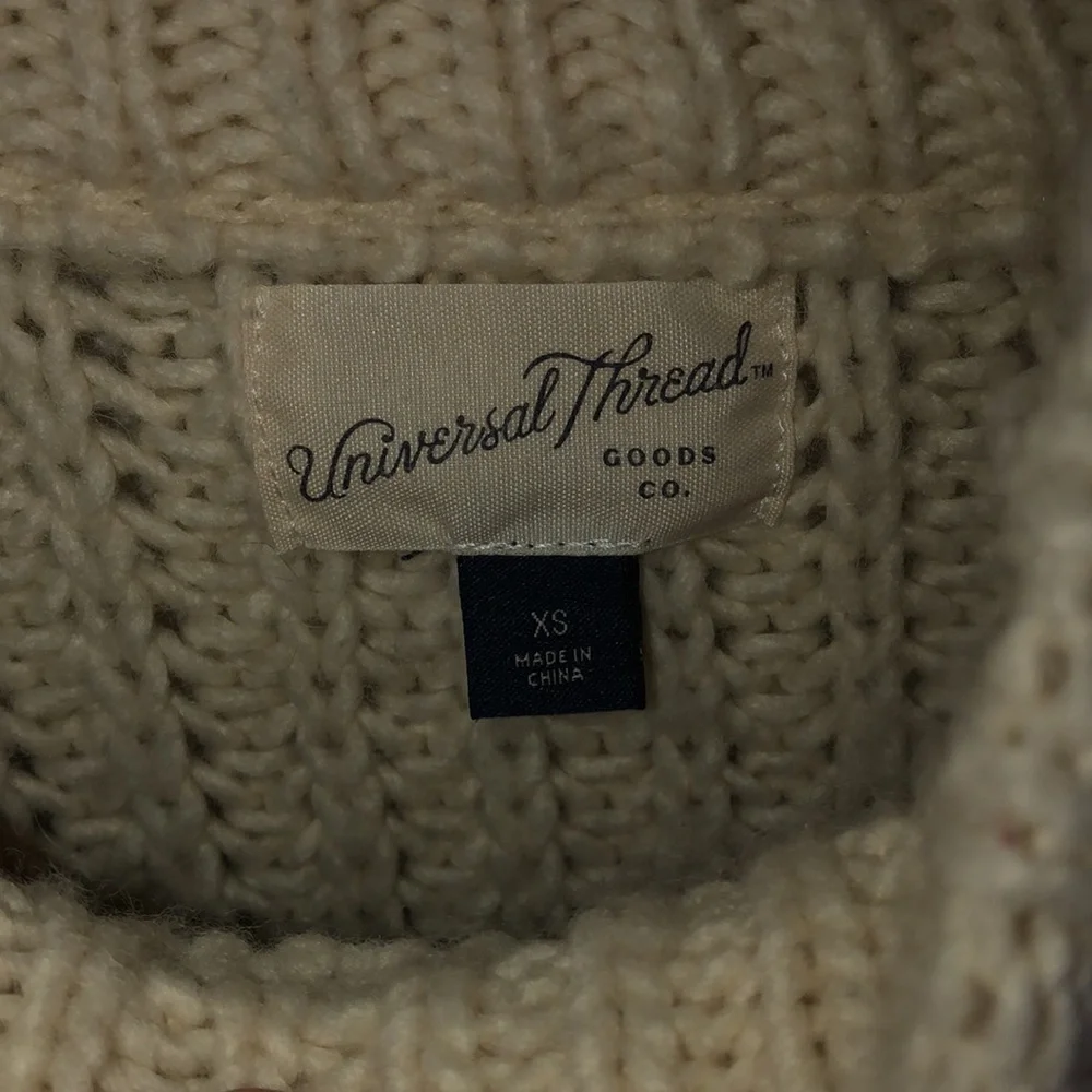 Universal Threads Sweater - Picture 2 of 3